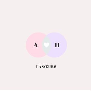 Hi! We are La Sœurs, nice to meet you all! ⋒✨